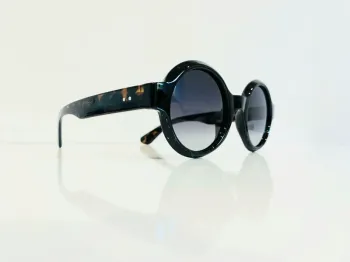 Lunette de soleil mixte ronde noire Polarisée bras léopard UV protection catégorie 3