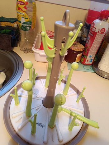 Égouttoir et stérilisateur  biberons