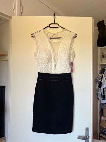 Robe noire et blanc taille S