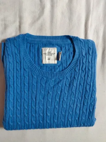 Pull col rond tressé/torsadé bleu clair H&M taille M