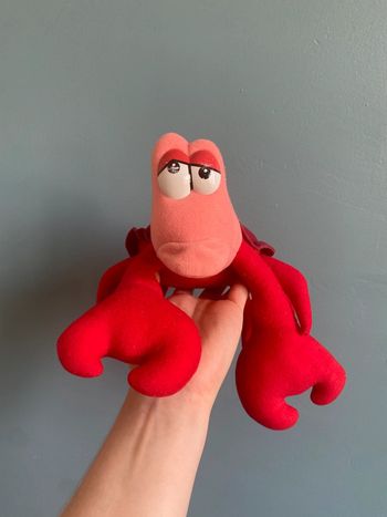 Peluche le crabe Sebastien de la petite sirène Disney