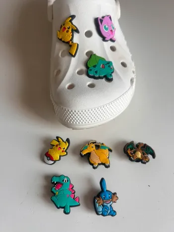 Lot de 8 charms / déco crocs Pokémon