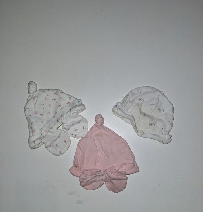 Lot bonnets naissance