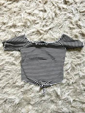 Crop top Bershka épaules dénudées XS