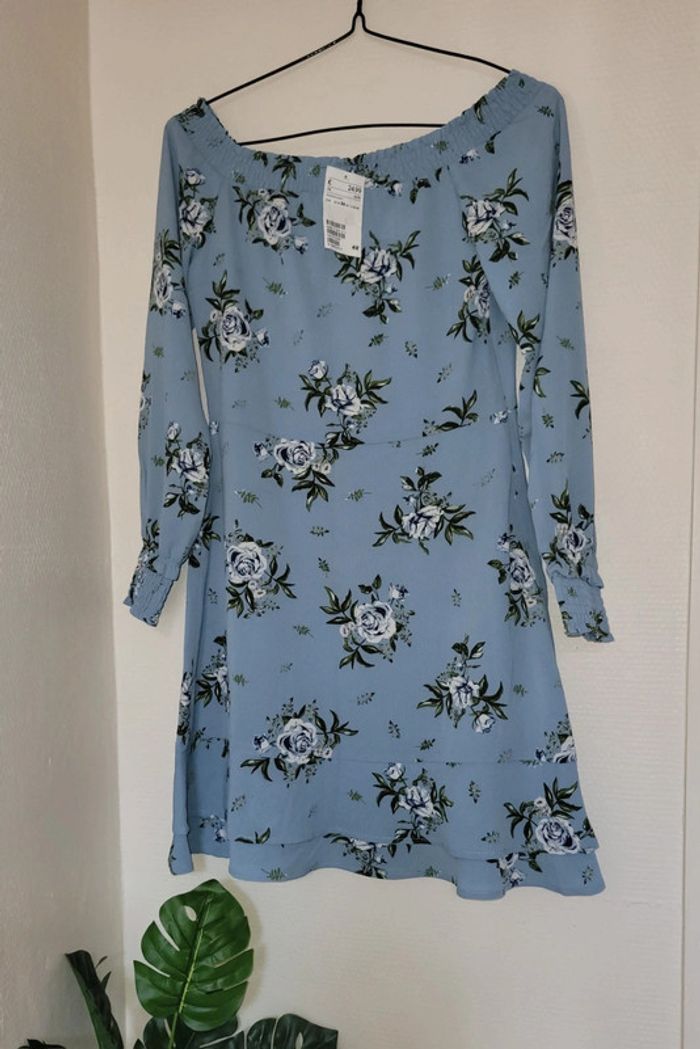 Robe bleue ciel fleurie - photo numéro 6