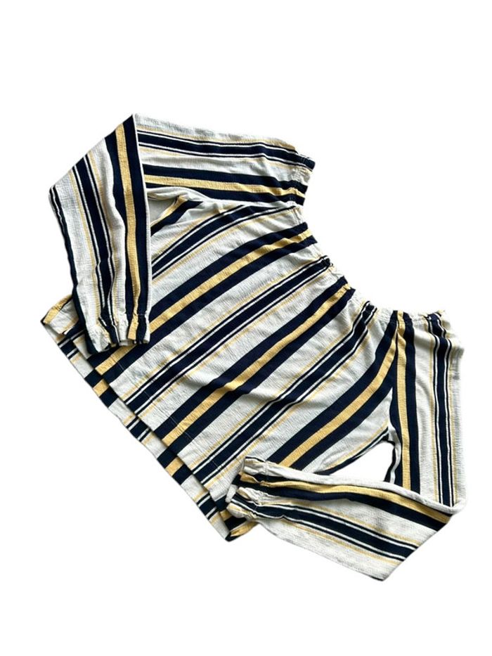 Blouse lignée blanc, noir et jaune épaules découvertes Bershka taille S très bon état - photo numéro 2