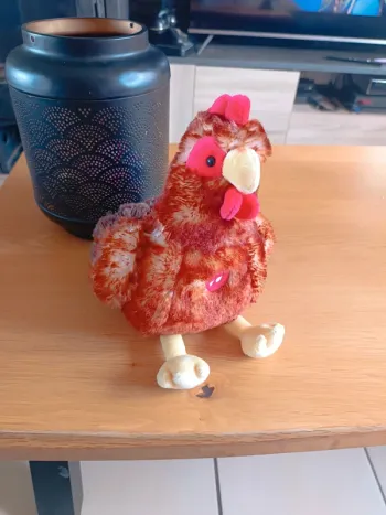 Peluche poule qui caquette bruit gipsytoys