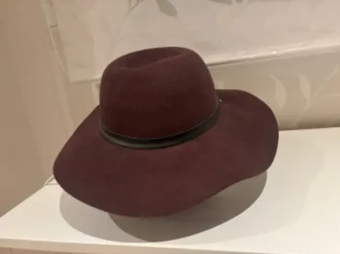 Chapeau Galeries Lafayette