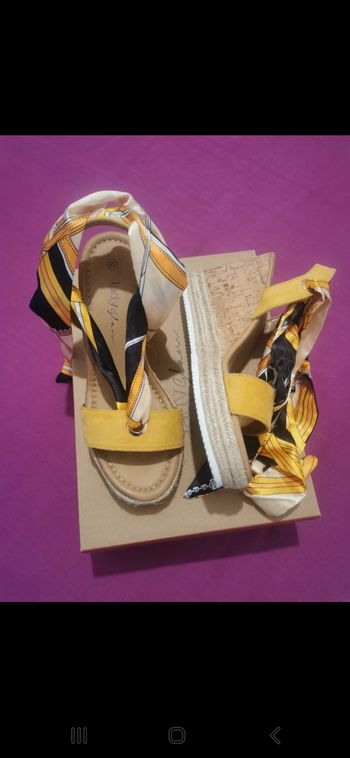 Chaussures d'été neuve