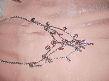 parure collier et boucles d'oreilles pendantes , jamais porté