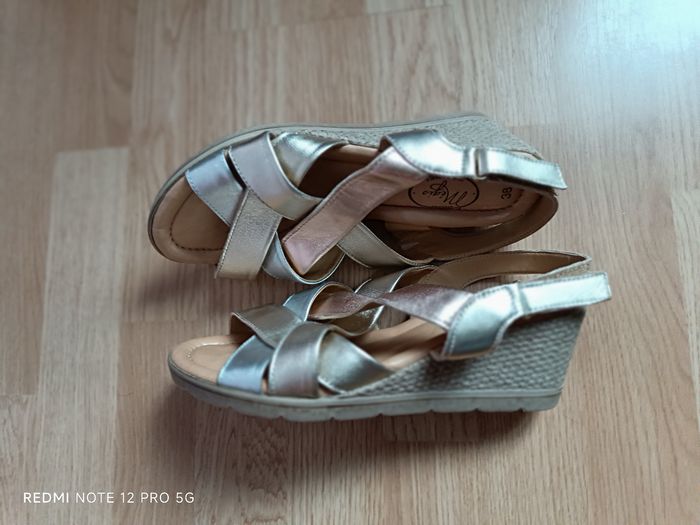 Ballerines cuir ouvertes " Atelier Mégis" p.38 - photo numéro 10