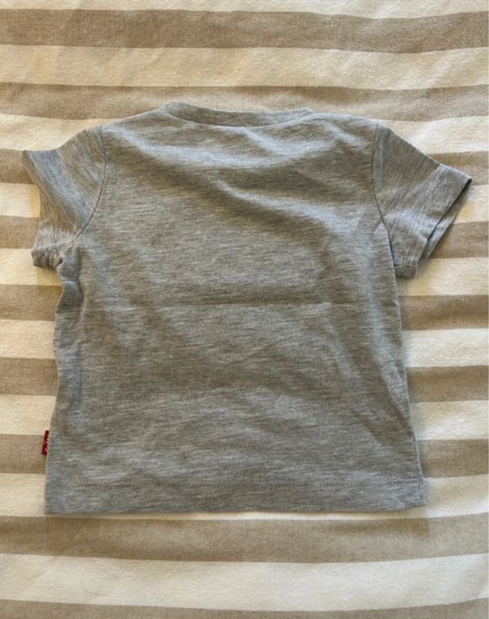 T-shirt Levi’s taille 6 mois - photo numéro 4