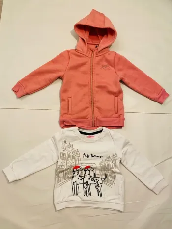 Lot 2 Sweats fille 24 mois