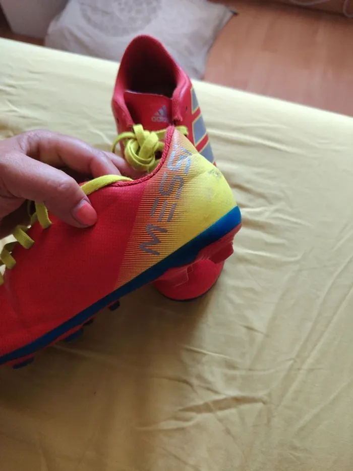 Chaussures crampons adidas - photo numéro 2