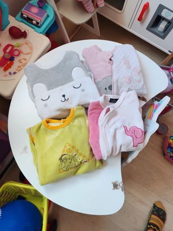 Lot pyjamas velours fille 6 mois