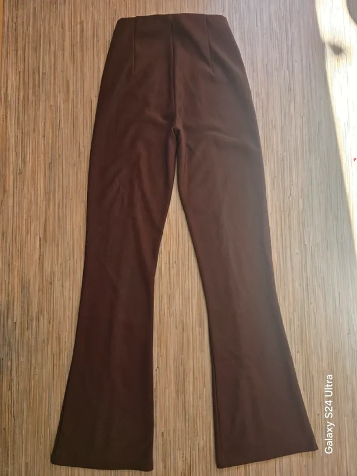 Pantalon évasé côtelé fendu marron - Bershka - Taille XS - photo numéro 5