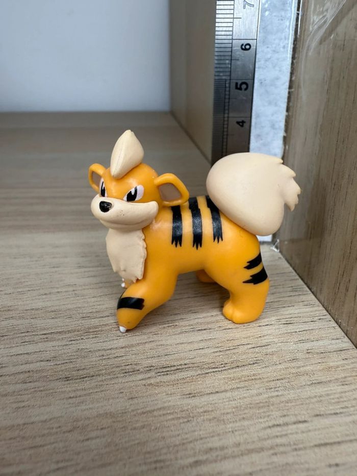 Figurine Pokémon canios