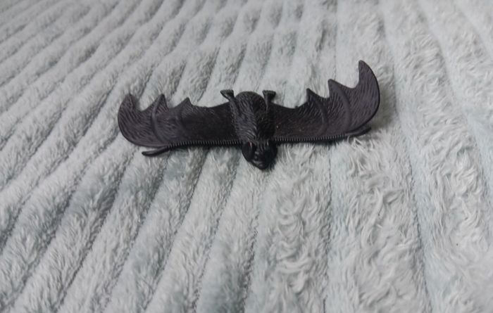 Figurine  de chauve-souris