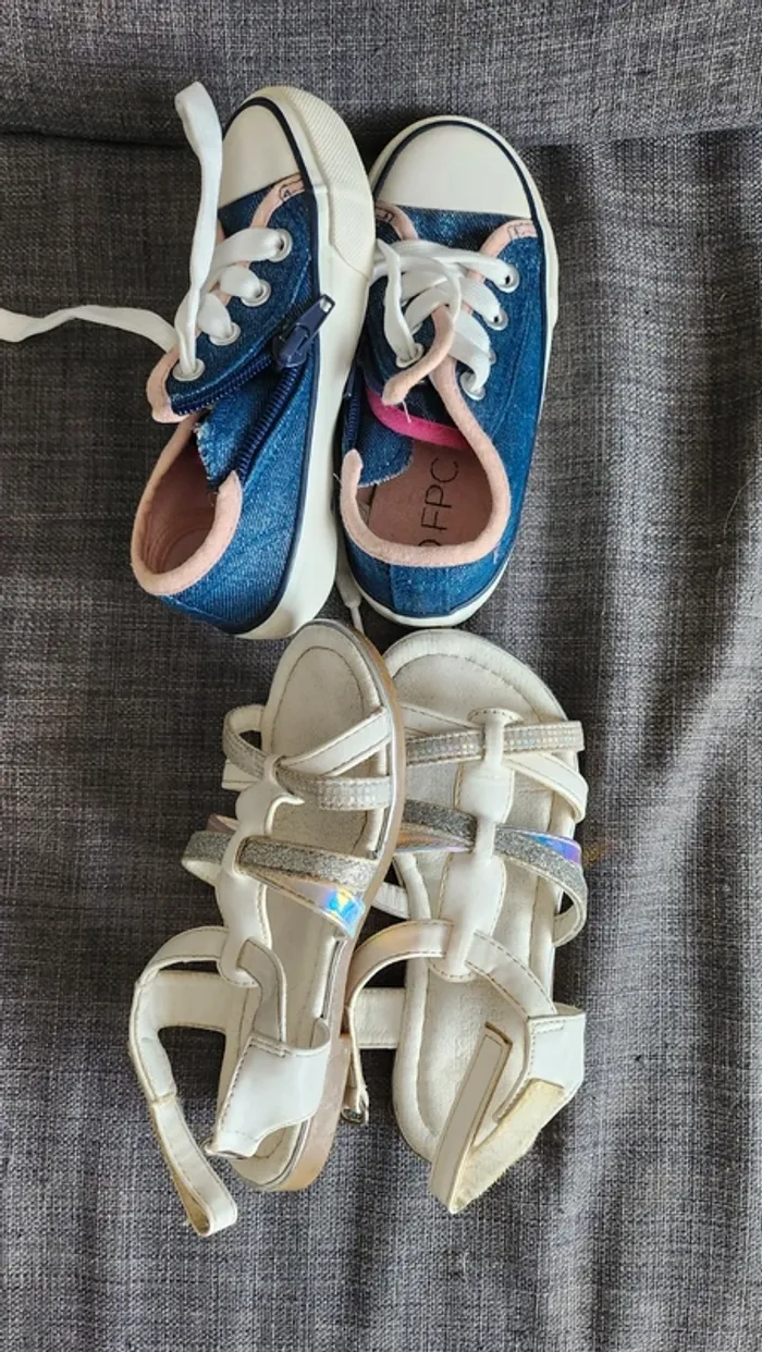 Paires de chaussures - photo numéro 3