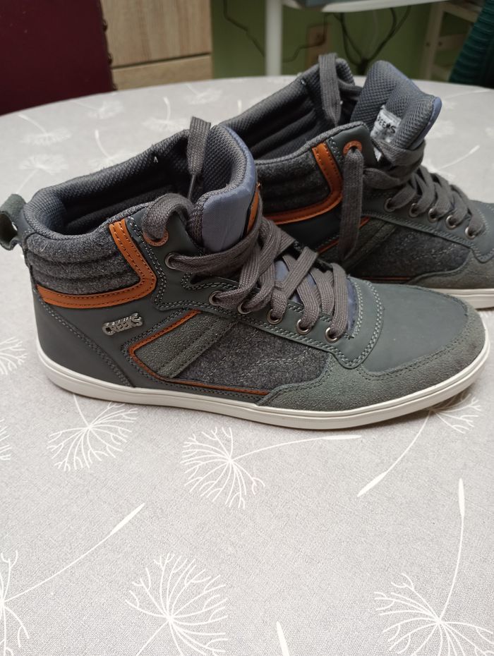 Baskets grises - photo numéro 2