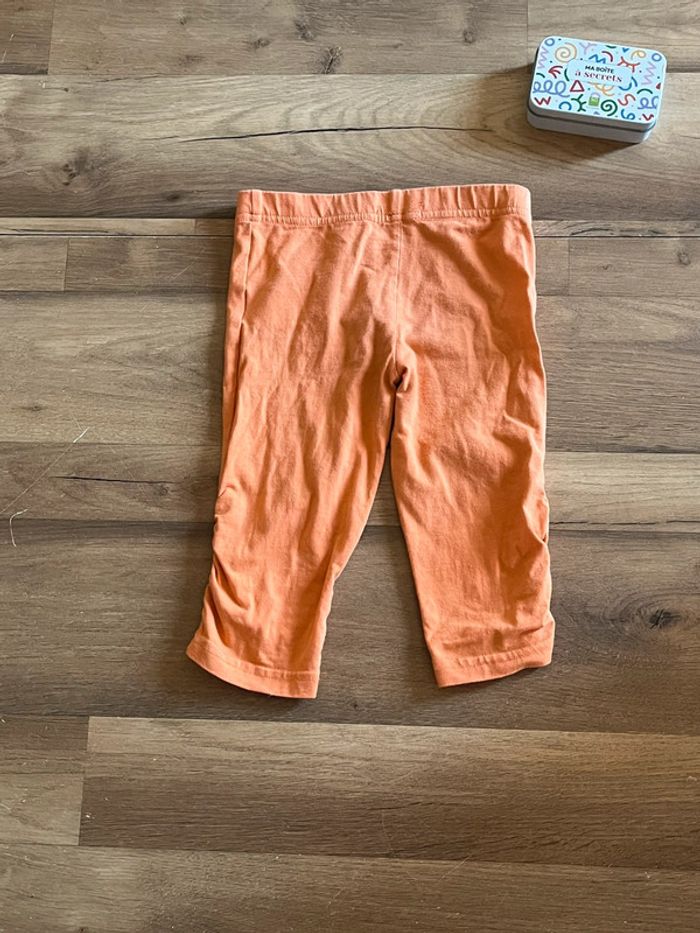 Je vend 2 leggings court fille taille 4 ans bon état - photo numéro 4