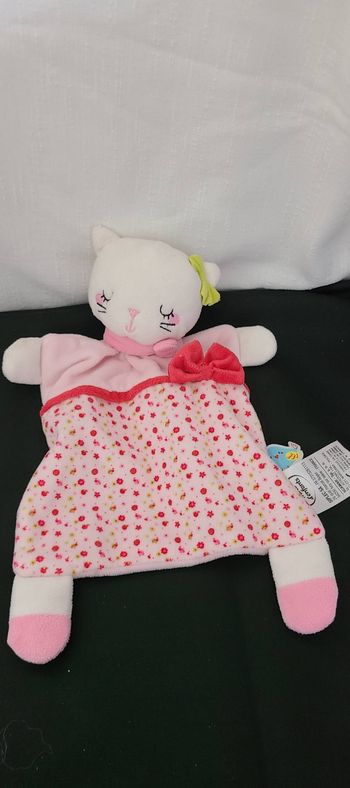 Doudou plat chat rose noeud oiseau Mots d'Enfants