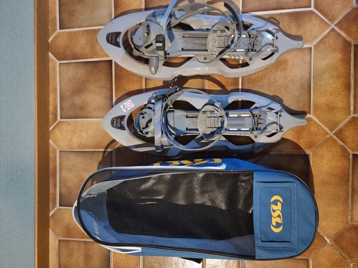 Lot kit randonneur avec raquette de marche etc… - photo numéro 2