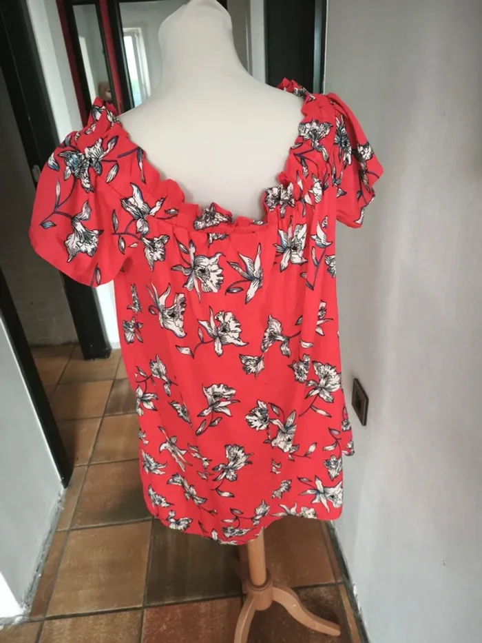 Robe sans bretelles rouge à fleurs - photo numéro 3
