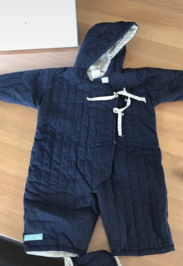 Jolie combipilote avec chaussons amovibles 9/12 mois