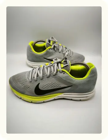 Baskets homme Nike Zoom structure 17 Taille 43