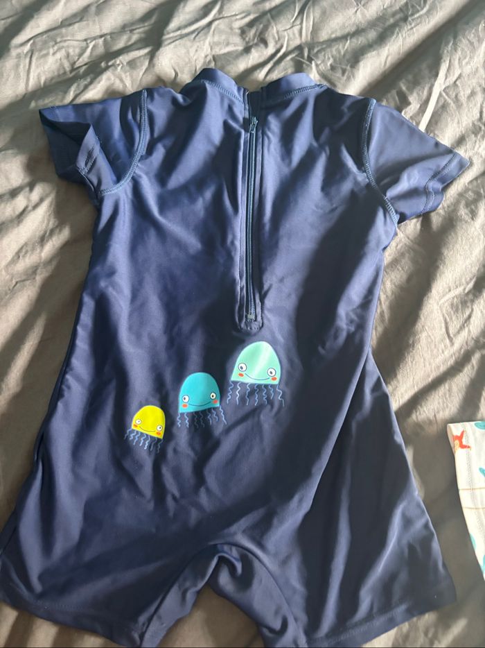 Combinaison anti uv + maillot de bain 3 ans - photo numéro 5