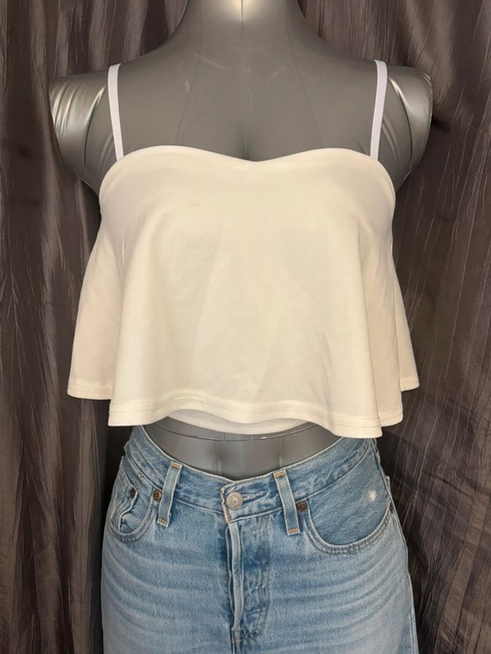 Superbe crop top blanc à volants