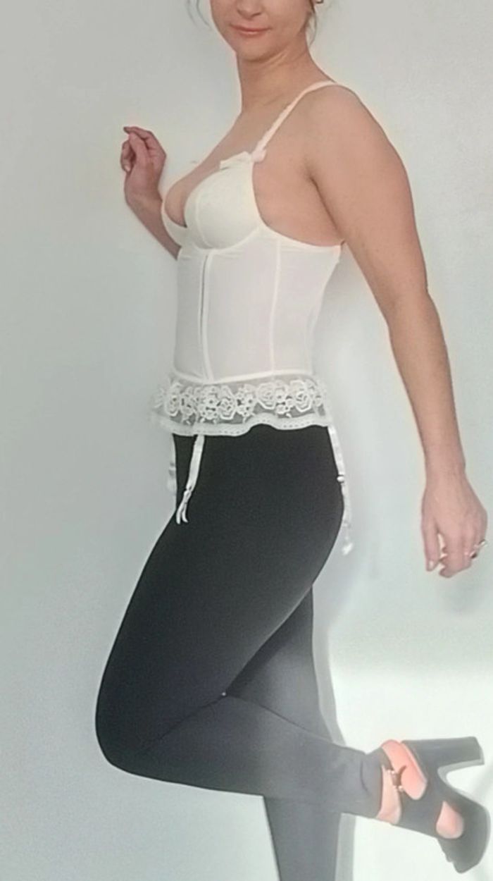 Bustier guepiere à portes jarretelles taille 85C - photo numéro 3