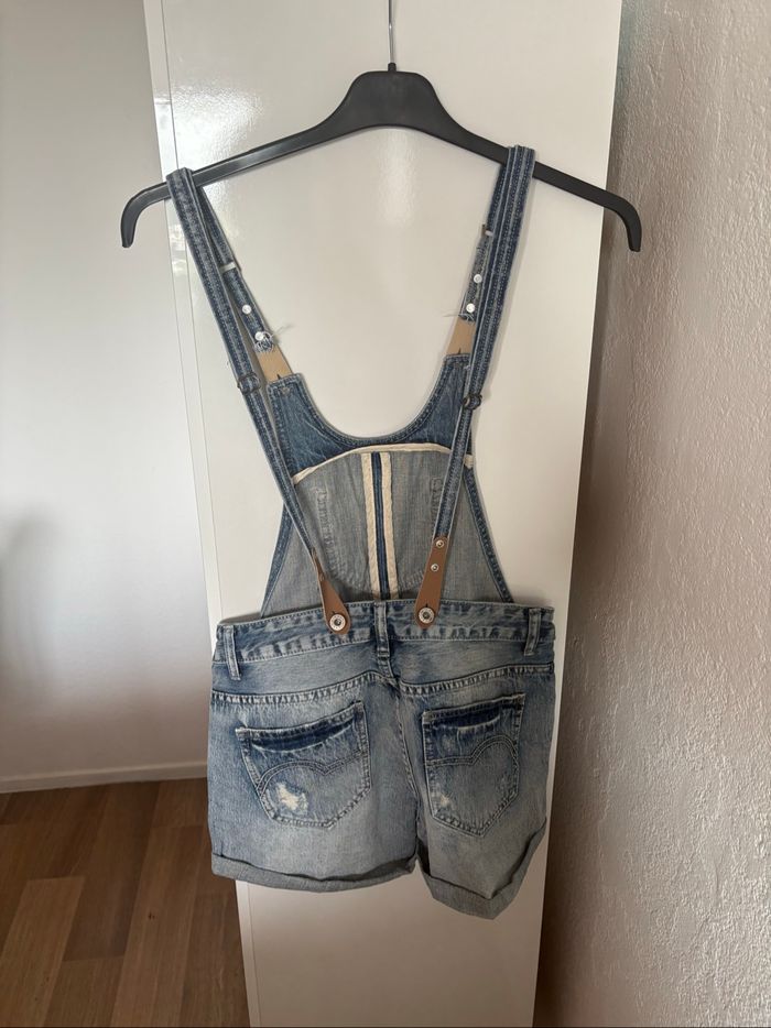 salopette en jeans - photo numéro 3