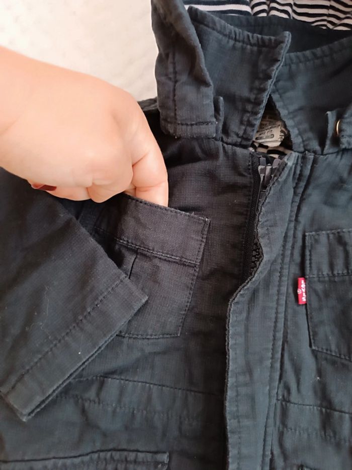 🔸Veste noire Levi's avec capuche amovible - 6 mois🔸 - photo numéro 4