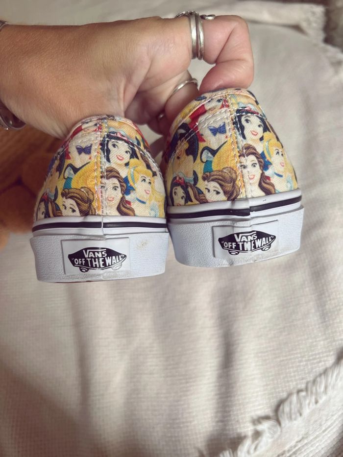 Baskets Vans x Disney princesses – Taille 37 - photo numéro 3
