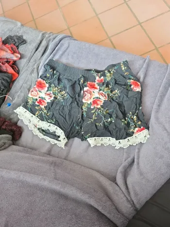 Short  a fleurs