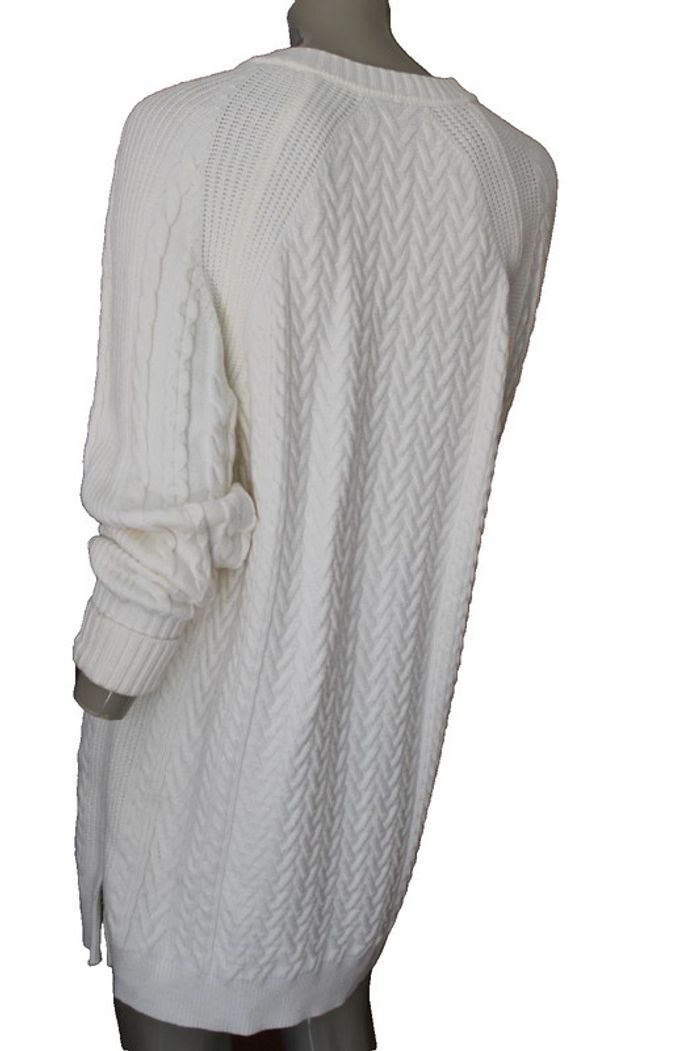 robe pull coupe oversize courte en maille torsades marque zara taille indiquée S = 36/38/38 - photo numéro 4