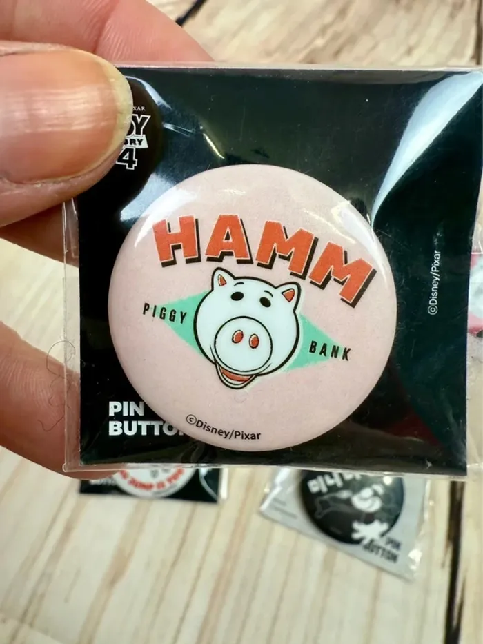 Lot de badges Disney Store Korea officiels - photo numéro 10