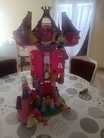 Château et figurine