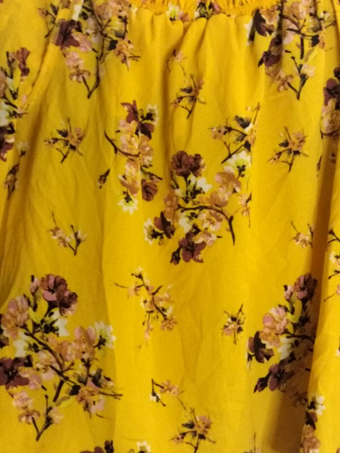 Blouse jaune fleurie épaules dénudées - photo numéro 4