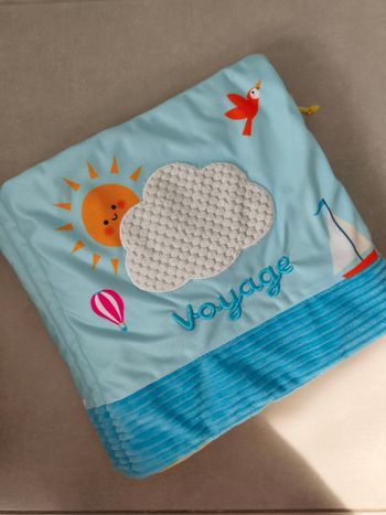 Livre tissu bébé