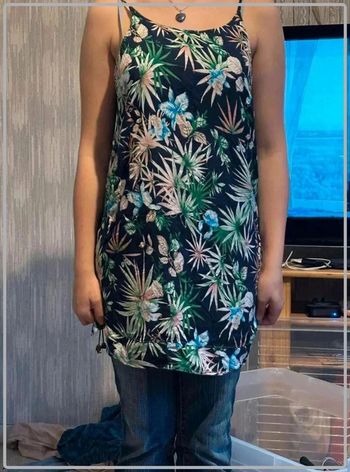 Tunique  fleurie  taille  40