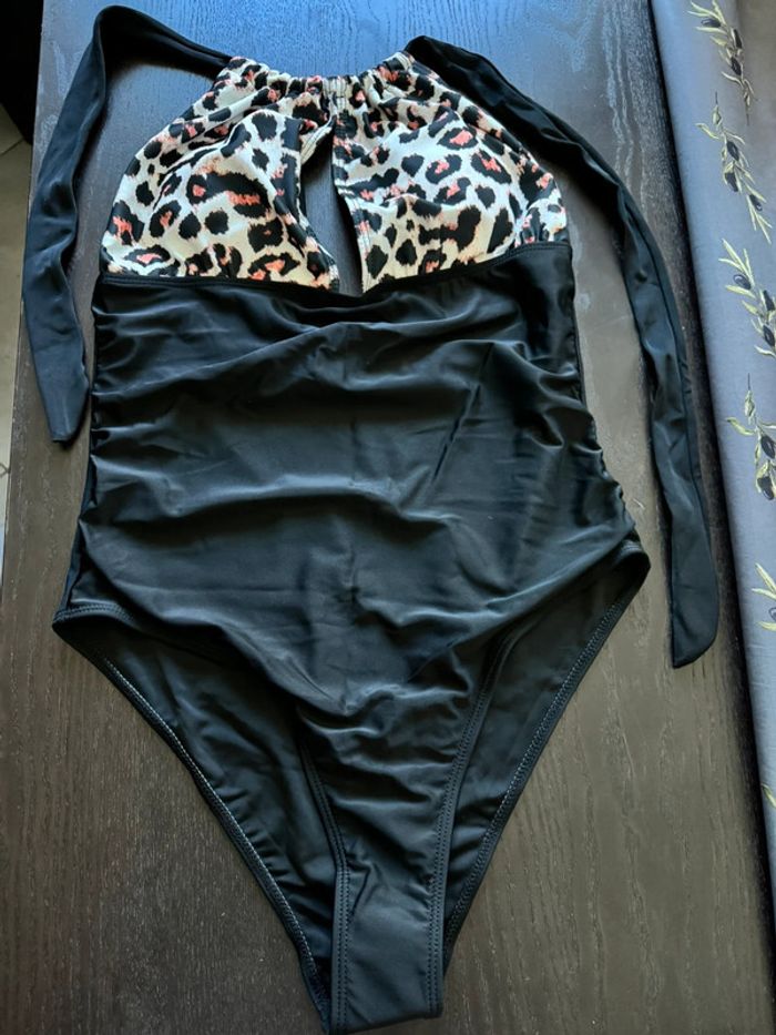 Maillot de bain 1 pièce dos nu