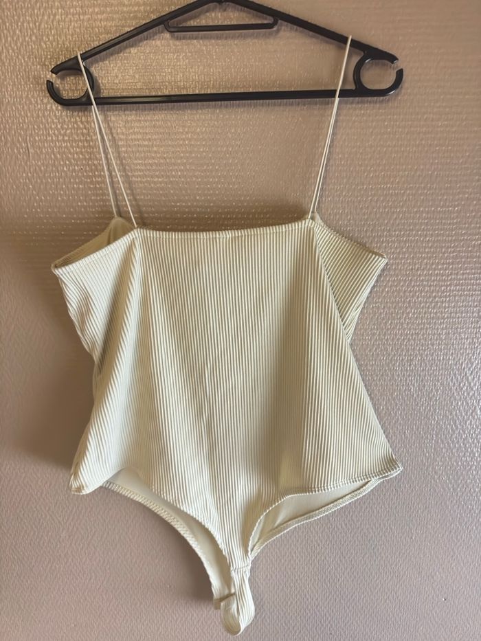 bodies jaune - photo numéro 2