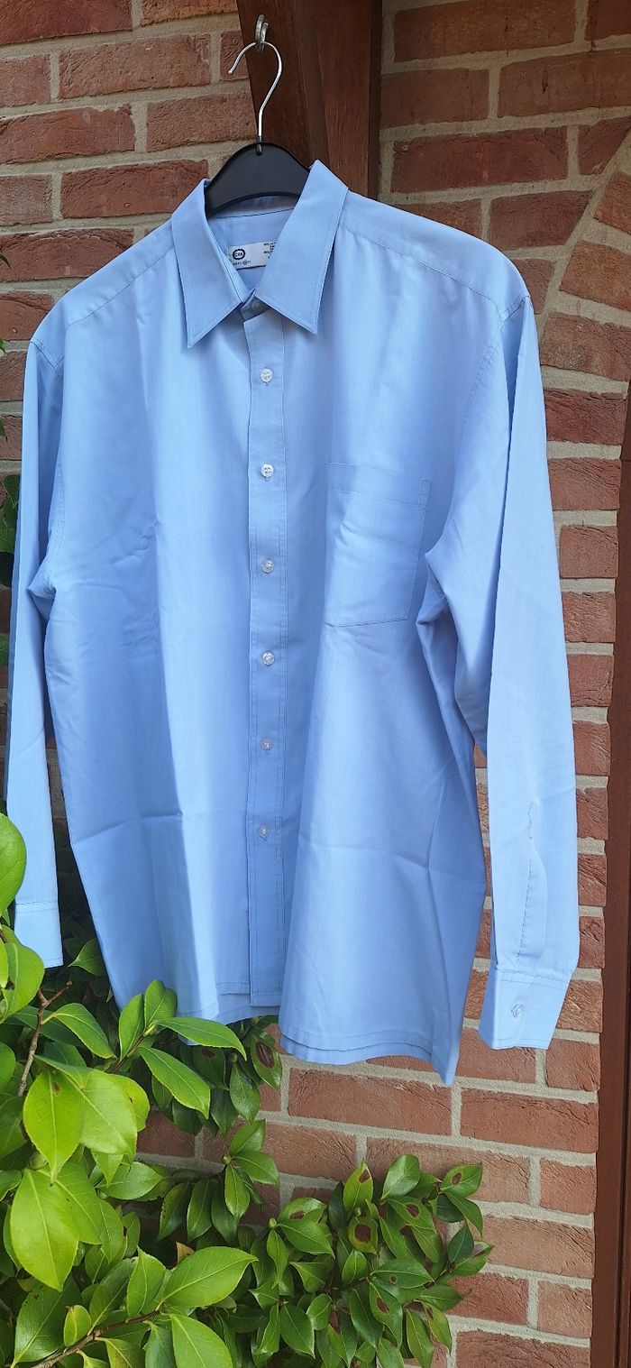 C&A chemise bleu clair t.43/XL homme - photo numéro 1