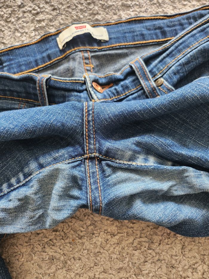 Jean Levi's bootcut modèle 712 taille 38 - photo numéro 4
