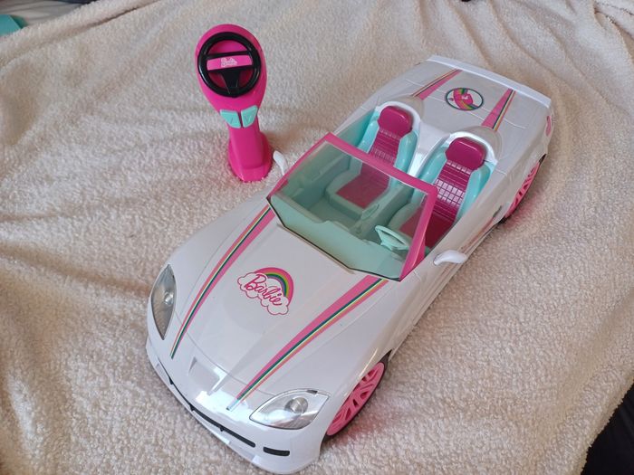 Voiture Barbie télécommandée - photo numéro 2