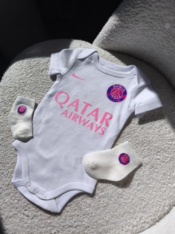 Ensemble bébé foot parisien rose cadeau Paris psg 