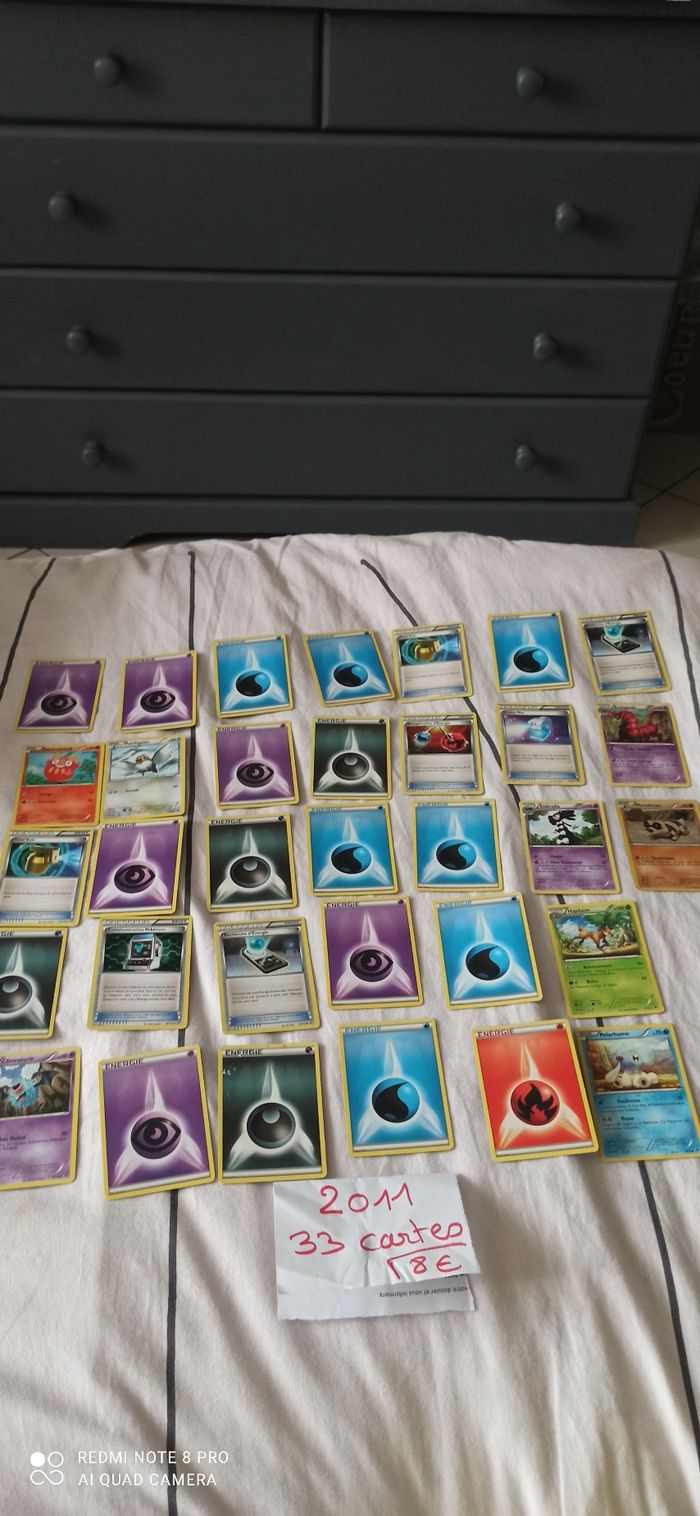 Lot de 33 cartes pokemon 2011
